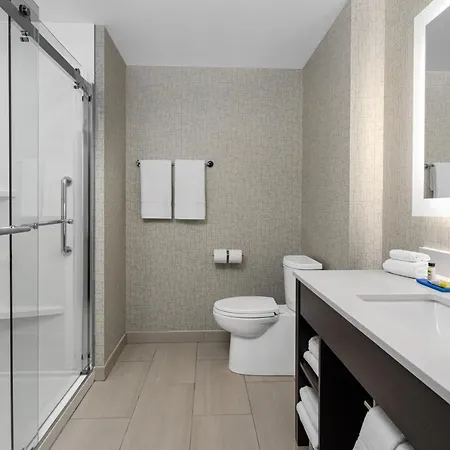 Express & Woodside Laguardia Airport Hotel