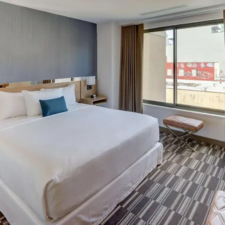 Microtel By Wyndham Long Island Hotel