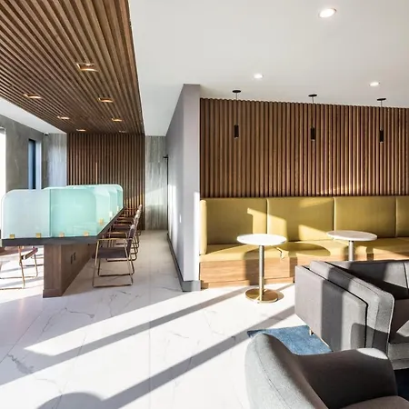 Global Luxury At The Arches Hotel New York