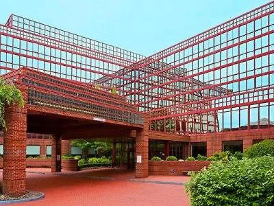 Doubletree By Hilton New York-laguardia