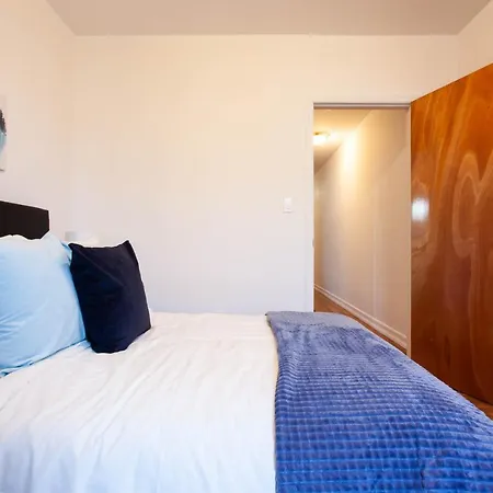 Hostel Upper Manhattan Bedrooms *