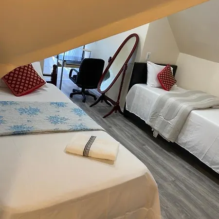 A In Queens Guest house