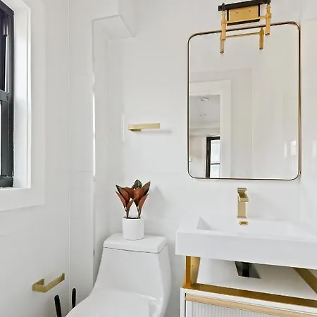 Private Gated House With Gym In Williamsburg Bk 10 Mins To Manhattan! Holiday home
