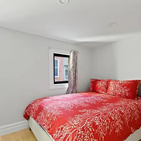 Private Gated House With Gym In Williamsburg Bk 10 Mins To Manhattan! Holiday home New York