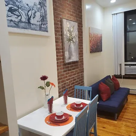 The Harlem Pearl Apartment