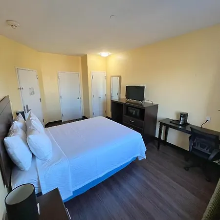 Ozone Inn & Suites *