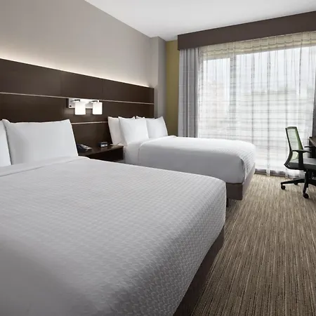 Express & Woodside Laguardia Airport Hotel