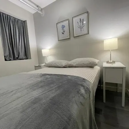 Manhattan City Hostel *