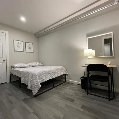 Manhattan City Hostel *