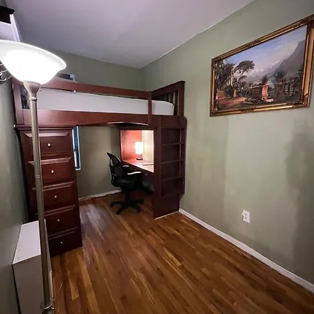 Private Near Lincoln Center * New York