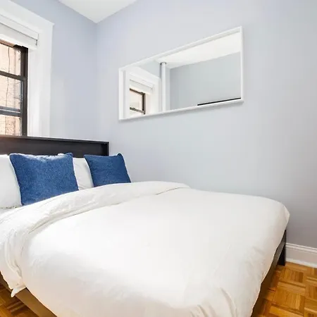 Amazing 2 Bedroom/3bed Full Time Square/broadway/central Park Apartment