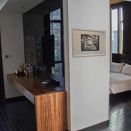 Sixty Les Hotel
