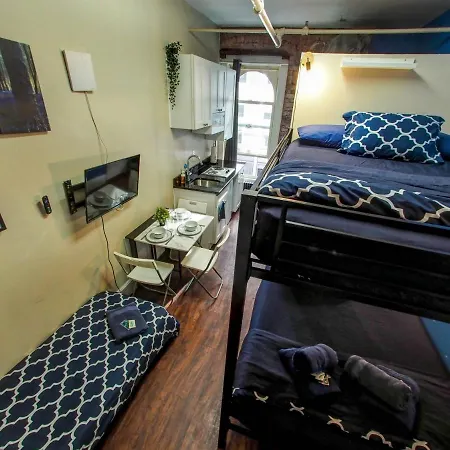 Hello Broadway Apartment *