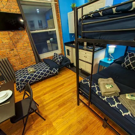 Hello Broadway Apartment