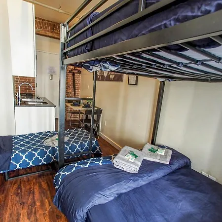 Hello Broadway Apartment