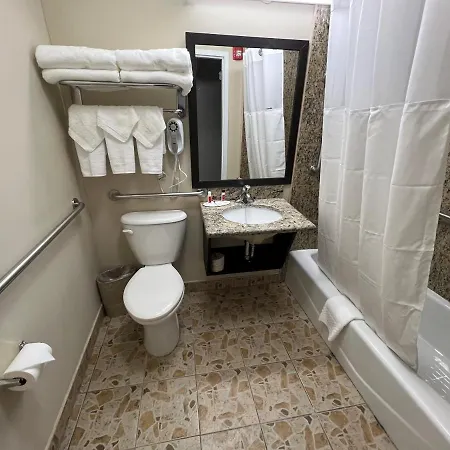 Hotel Travelodge By Wyndham Queens