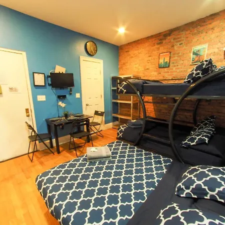 Hello Broadway Apartment