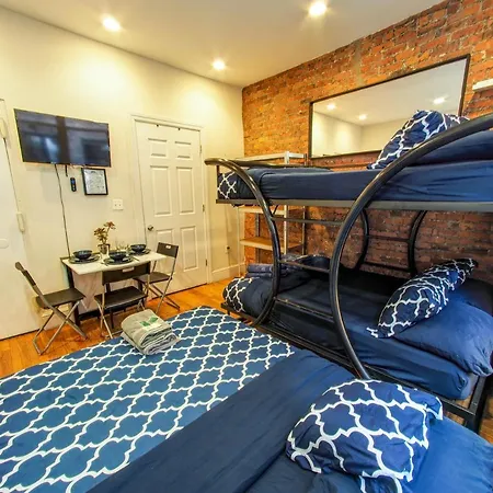 Hello Broadway Apartment