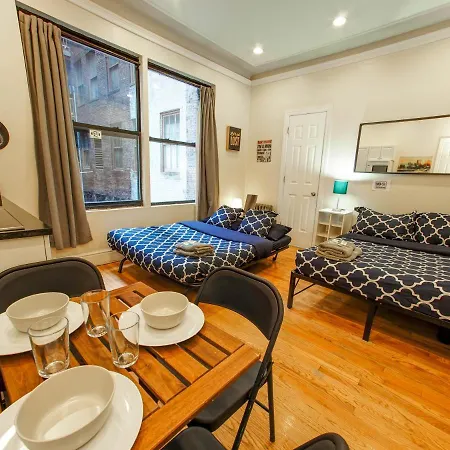 Hello Broadway Apartment
