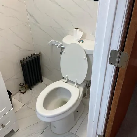 A Spacious In Queens *