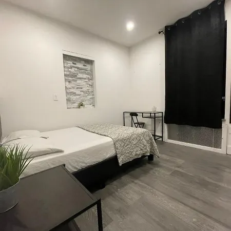 Nyc Manhattan Bedroom * New York
