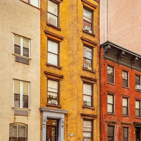West 30th Street Hostel *