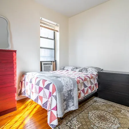 Eastern Parkway Guest house 2*