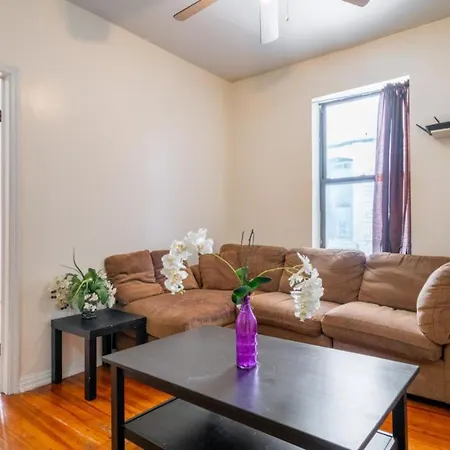 Eastern Parkway Guest house 2*