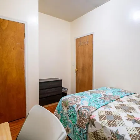 Guest house Eastern Parkway New York