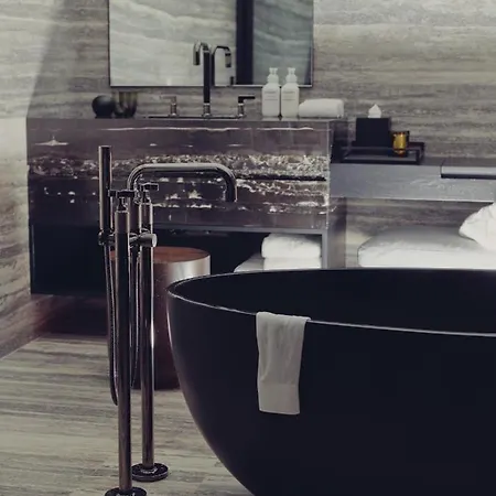Hotel Equinox 5*