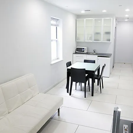 Un Place Apartment New York