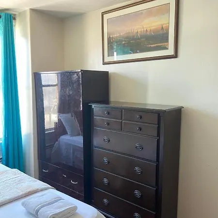 A Peaceful In Queens Guest house