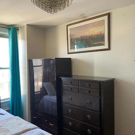 A Peaceful In Queens Guest house *