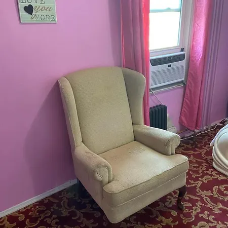 Guest house A Lavish In Queens *
