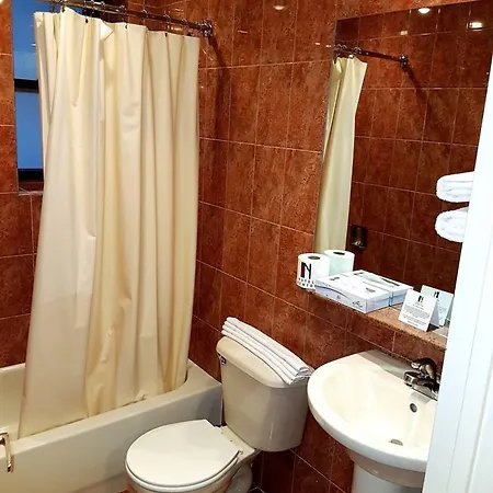 Hotel Newton 3*