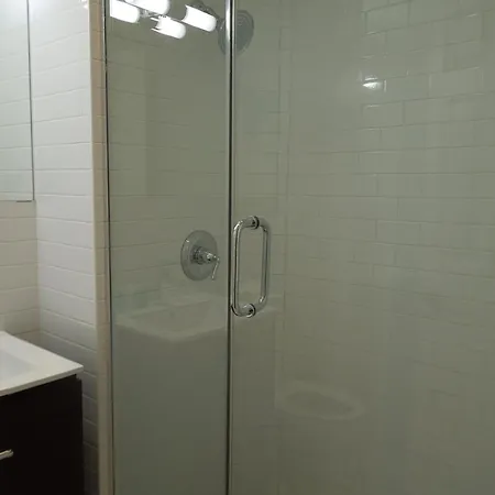 East Village Hotel 3*