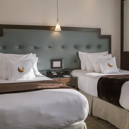 Hotel Aura Brooklyn 4*