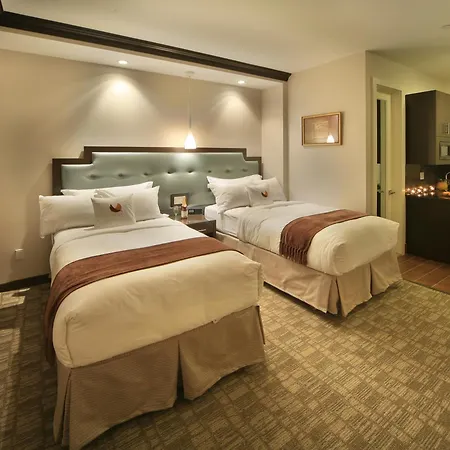 Aura Brooklyn Hotel