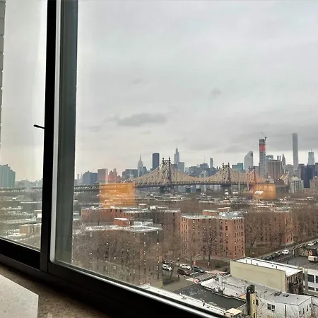 Sleep Long Island - Manhattan View 3*