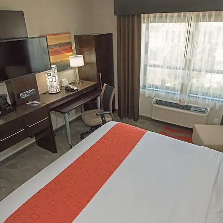 Hotel New York-jfk Airport Area, An Ihg 3*