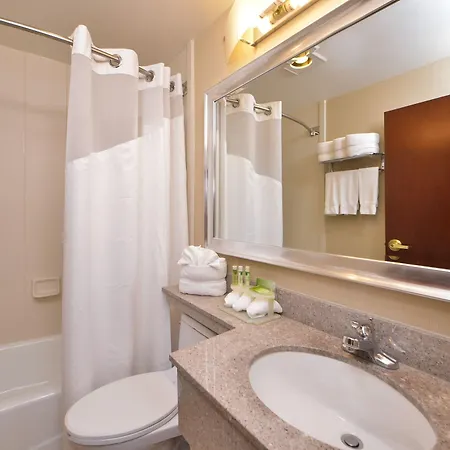 Hotel Express Kennedy Airport, An Ihg New York