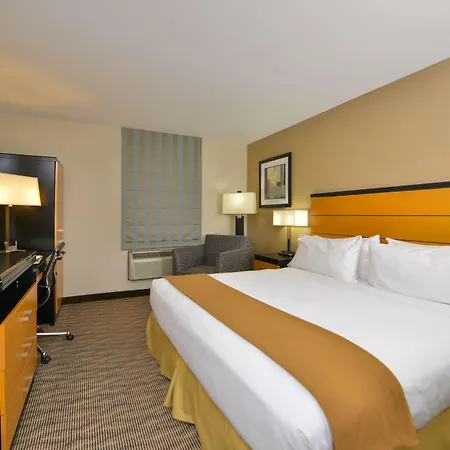 Hotel Express Kennedy Airport, An Ihg New York