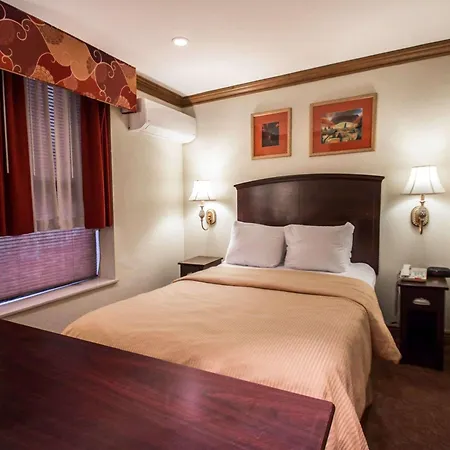 Clarion Park Avenue Hotel 2*