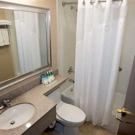 Express Kennedy Airport, An Ihg Hotel 3*