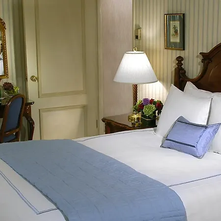 Elysee By Library Collection Hotel 4*