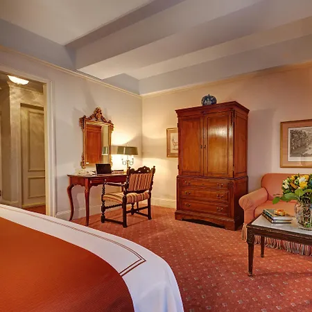Hotel Elysee By Library Collection New York