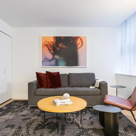 Mint House 70 Pine By Kasa New York