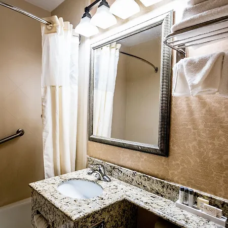 Anchor Hotel 3*