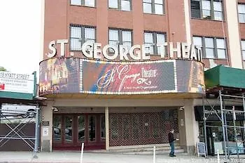 Hotel Fairfield & By Marriott Staten Island 3*