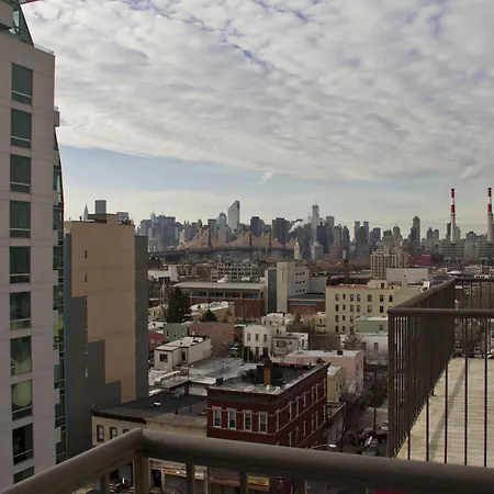 Vetiver / Manhattan Skyline Hotel New York